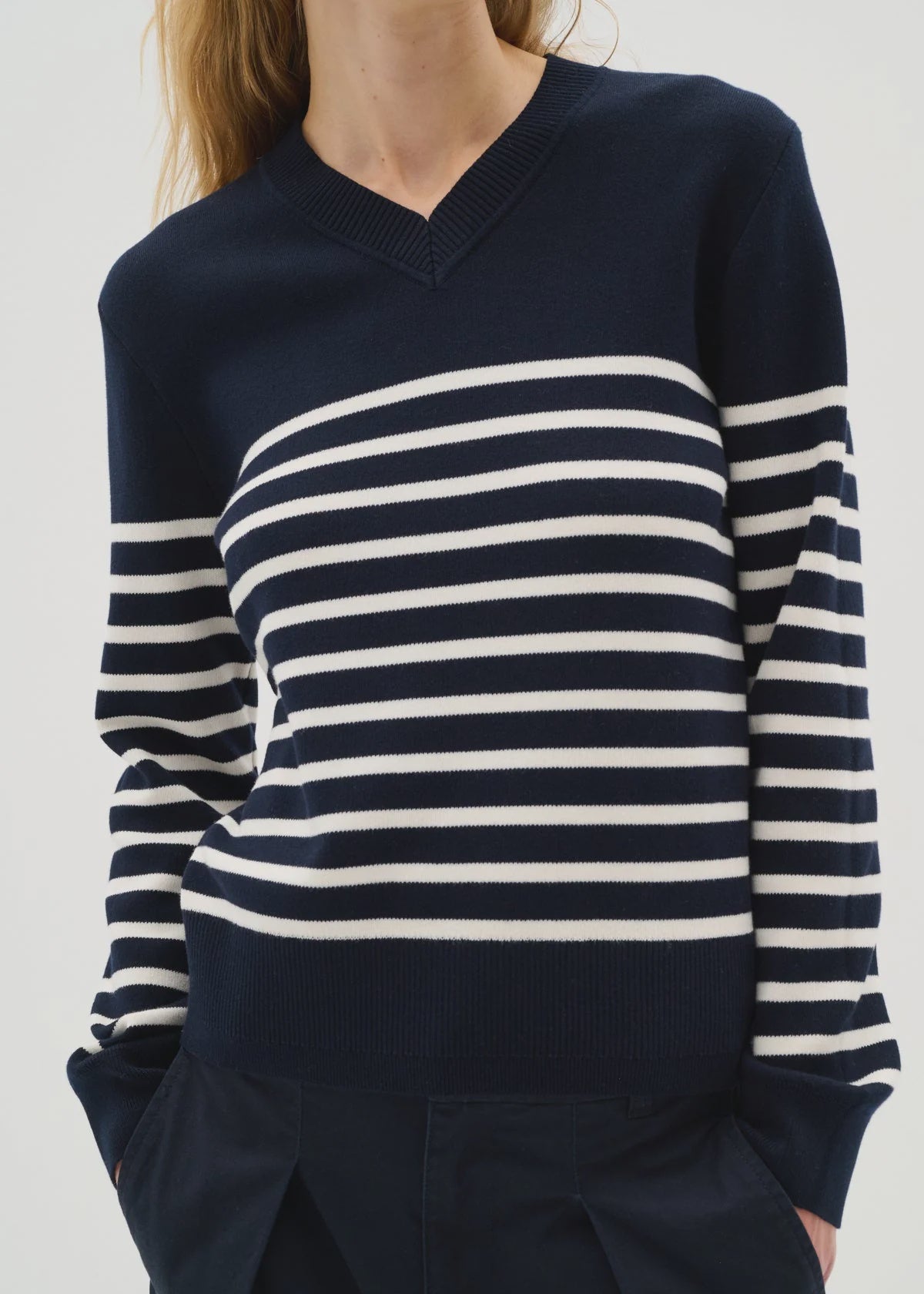 Wallis V Neck PO